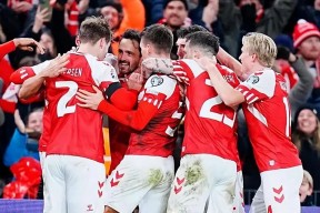 易游体育部门-足球精英对决，欧洲比赛引发热烈讨论