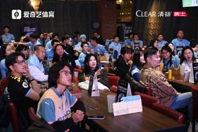 易游体育公司-球场上的对决如火如荼，现场气氛热烈的简单介绍